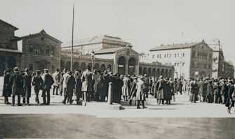 Generalstreik gegen den Kapp-Lüttwitz-Putsch, Blick auf den Münchner Bahnhofsplatz, 15. März 1920